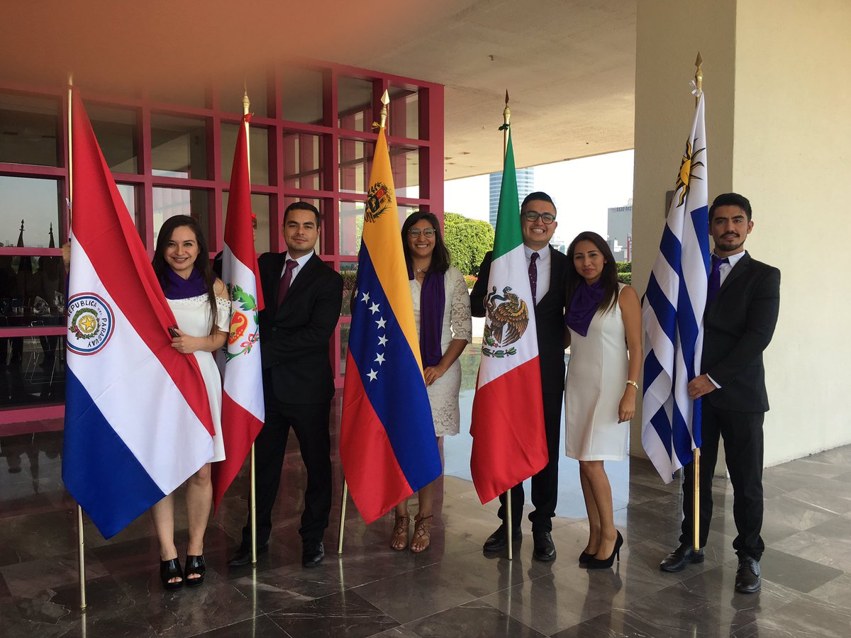 annacampuzano's tweet photo. Congreso iberoamericano por la Vida y la Familia! 
#FelizJueves #conquistatunación https://t.co/9eH2CbnOC7