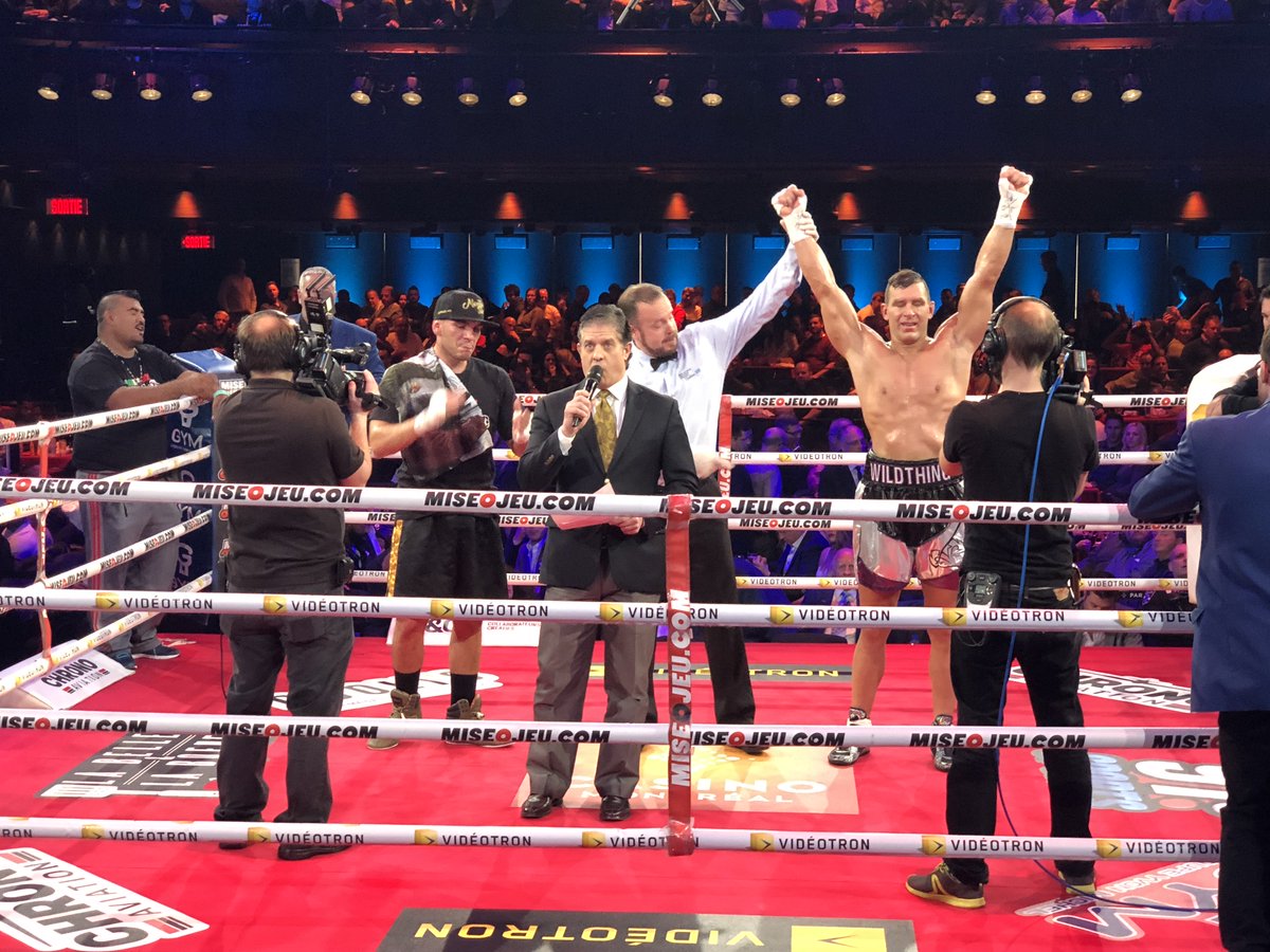 yvonmichelGYM's tweet image. Yan #WildThing Pellerin l'emporte par décision majoritaire face à Fernando #ElBoxer Castillo! Félicitations! #GYMChrono #GroupeYM