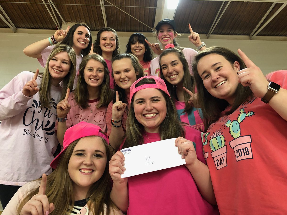 WomenofTriChi's tweet photo. Think Pink!! We love supporting our Lady Tiger Basketball team and raising awareness for Breast Cancer! πππππ #hoopsforacure https://t.co/xIP1u6TIEk