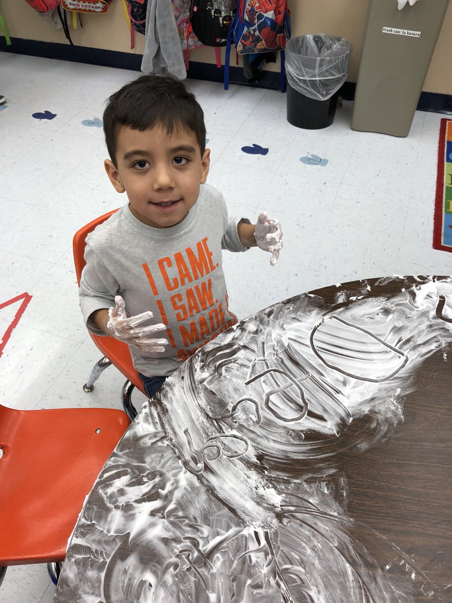 Cubcare02's tweet photo. Writing is fun in shaving cream! #pvlionpride #ecisdtweets #prekrocks https://t.co/dYZynJmtAn