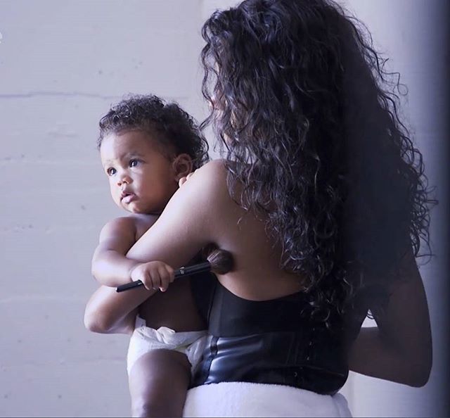 yolondafredrick's tweet photo. Sienna is gonna take my job one day! Aunty's little helper! Make sure you follow the @traceme app to keep up with @Ciara and see what happens behind the scenes! #makeupartistintraining #futurefashionista #thecutestlittleprincess #bts #behindthescenes #Trโฆ https://t.co/BuVNxB9C3m https://t.co/XOaS9b8iER