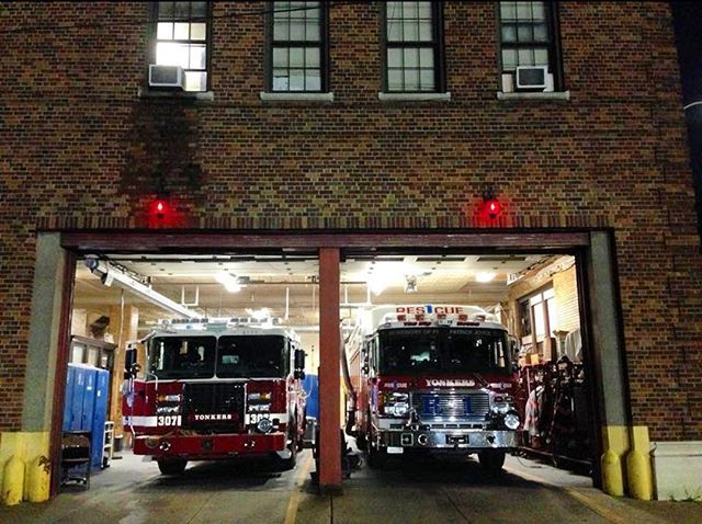 KempterFireWire's tweet image. City of Yonkers Engine 307, Rescue 1 in for the evening.....
#probablynotthough @r1smokeeater ift.tt/2HkFZin