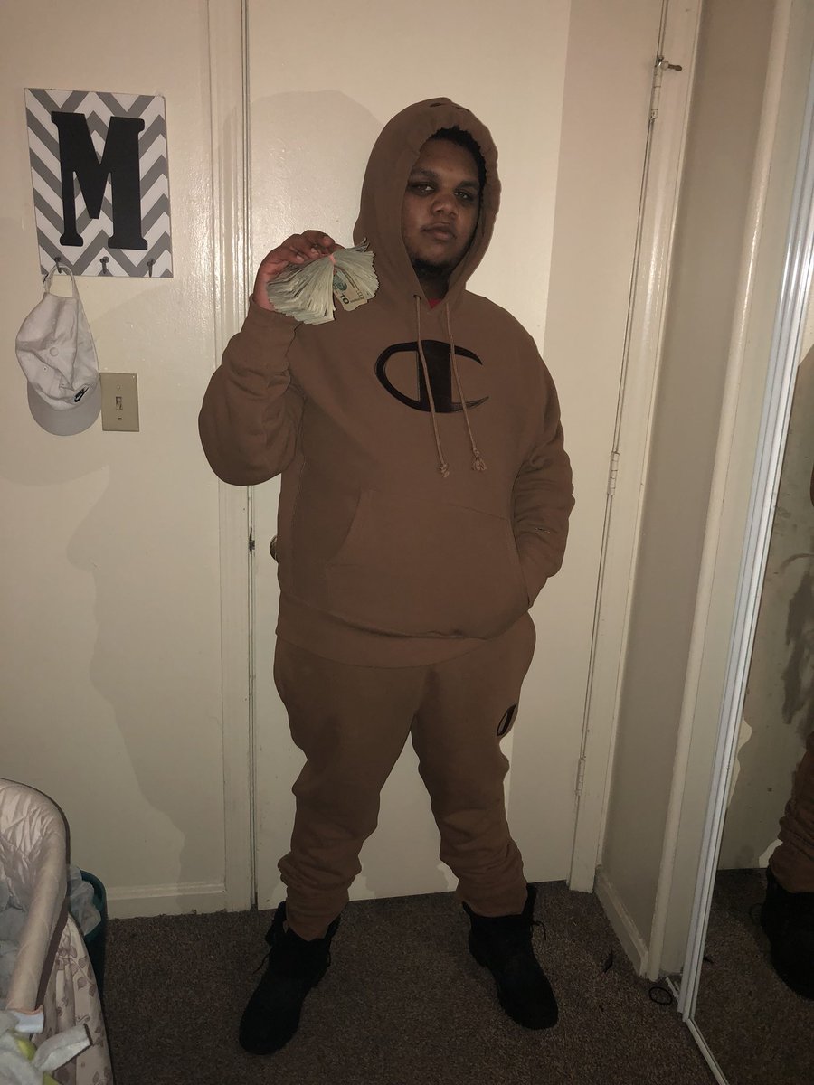 fredo5__'s tweet photo. 10toes down TIP GANGSTA NICK https://t.co/zMsUKDxnNF