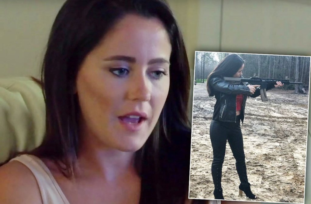 t_w_c's tweet photo. Jenelle Evans Posts Photo With Gun After Florida School Massacre
- @rozaasanchezz / Radar Online 
https://t.co/QAYJ58uEkR 
https://t.co/nz2p9i9zJe https://t.co/ryHRDcvmAy