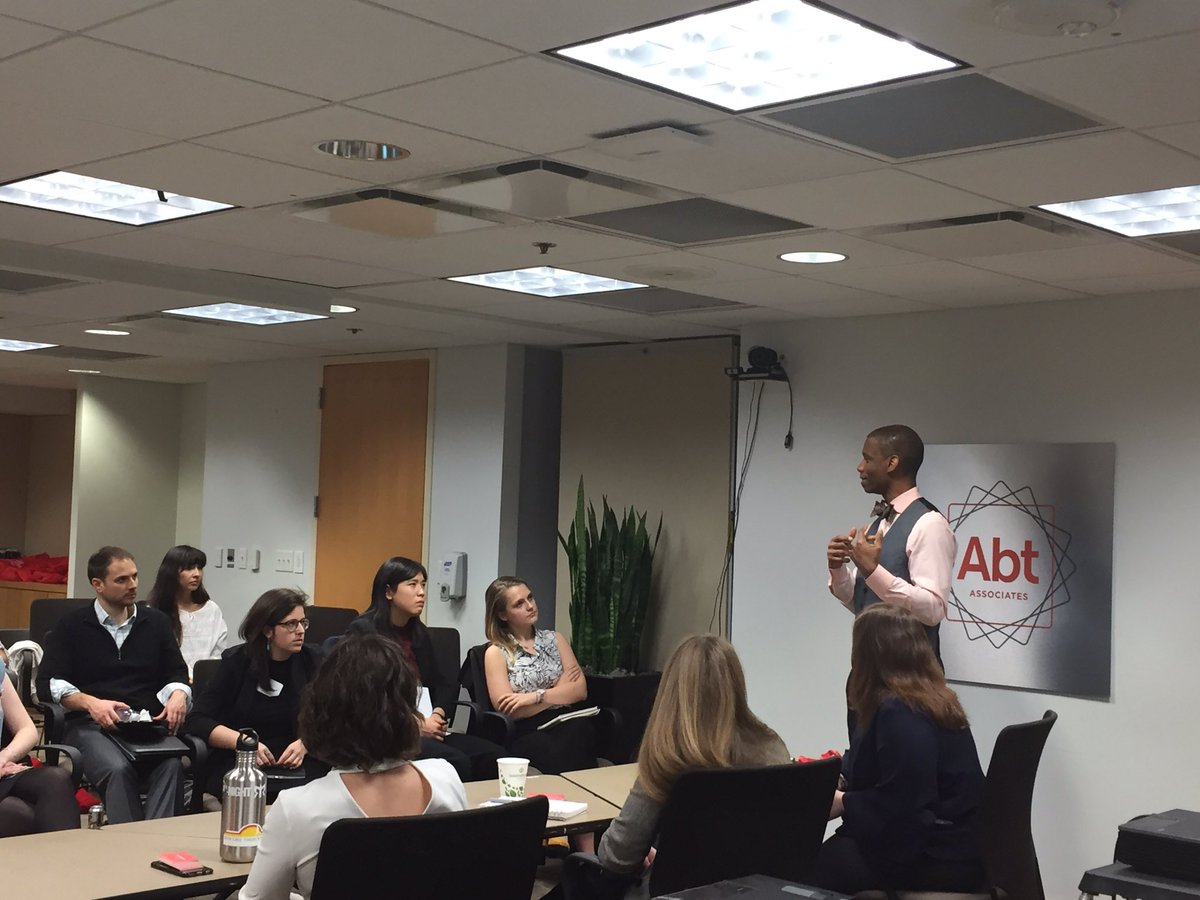 AbtCareers's tweet photo. @abtassociates 's EVP Jay Knott speaks to @YaleFES student visitors. Thanks for stopping by our #bethesda office and meeting with our #environmental experts! https://t.co/wcZJcxzeNb