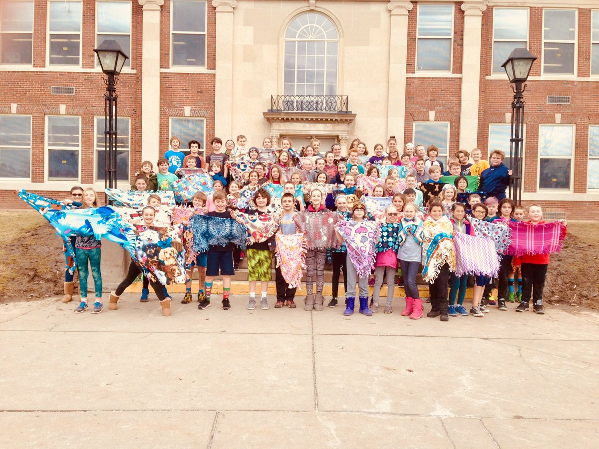 Boseck, McCarthy, Polimeni & Samatulski’s #5thgrade classes show #PuppyLove making fleece blankets for @HumaneSociety Happy Tails @OntarioCountyNY #Valentines2018 #CanandaiguaProud #PESInspires @CdgaPES @BravesSupt