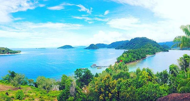 haluanharian's tweet photo. - @fauziyolanda_ - • Loc : Pulau Pamutusan, Padang, Sumatera Barat. • • • #sumbar_rancak #minangtourism #minangsedunia #exploresumatrabarat #exploreminang #paimalala #rancakbana_ #sumbar_oke #explore_sumbar #infosumbar #infopadang_… https://t.co/lJF1ncTVvx IG #MinangSeDunia https://t.co/MS1YwMX49P