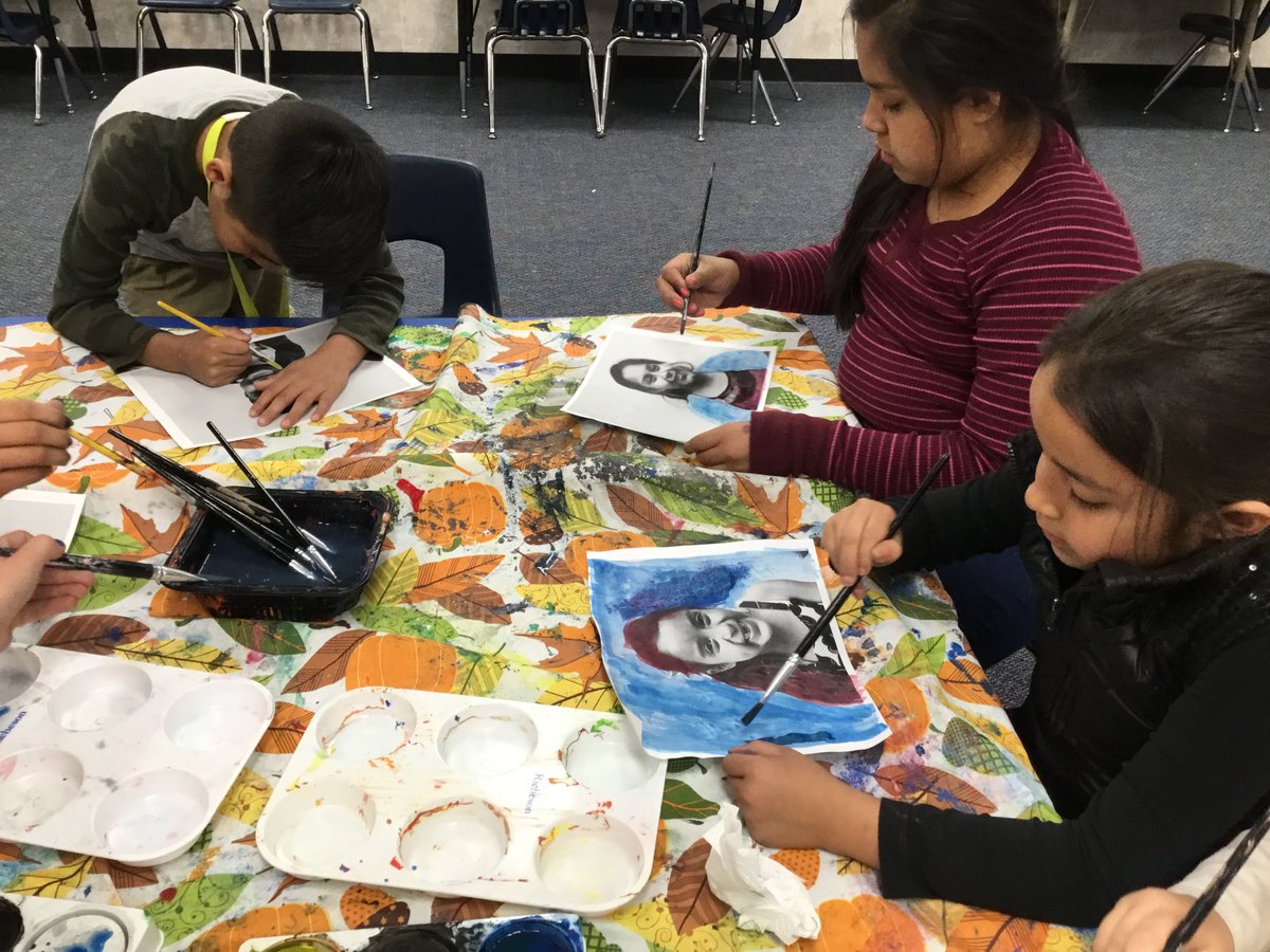 PhelanASES's tweet photo. Self Portrait Club learning about Andy Warhol this week. Created their own self portrait. #bestyearever @snowlineASES https://t.co/KkkEVRwCx6