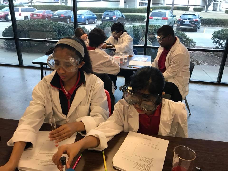 shineabi2014's tweet photo. Aby conducting an experiment to extract strawberry DNA in her science lab.#legacyPCADFW #lovescience #PBL #newtechnetwork https://t.co/GNAk3WMGxi