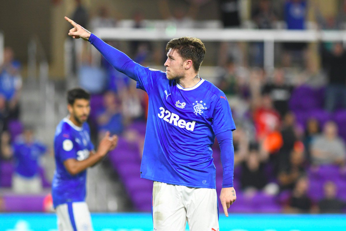 Florida_Cup_ES's tweet photo. .@atletico y @RangersFC hicieron un gran partido en el segundo partido de la #FloridaCup2️⃣0️⃣1️⃣8️⃣

Josh Windass se llevó el premio al #MejorJugadorDelPartido, pero ¿cuál fue tu jugada favorita durante los 90 minutos?😎

#ReadyForUniversal https://t.co/wE3atneZyQ