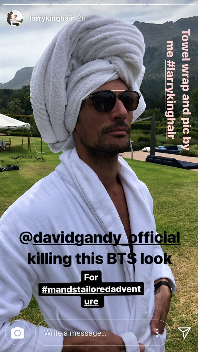I need more bts photos!!! 😂😂💙💙