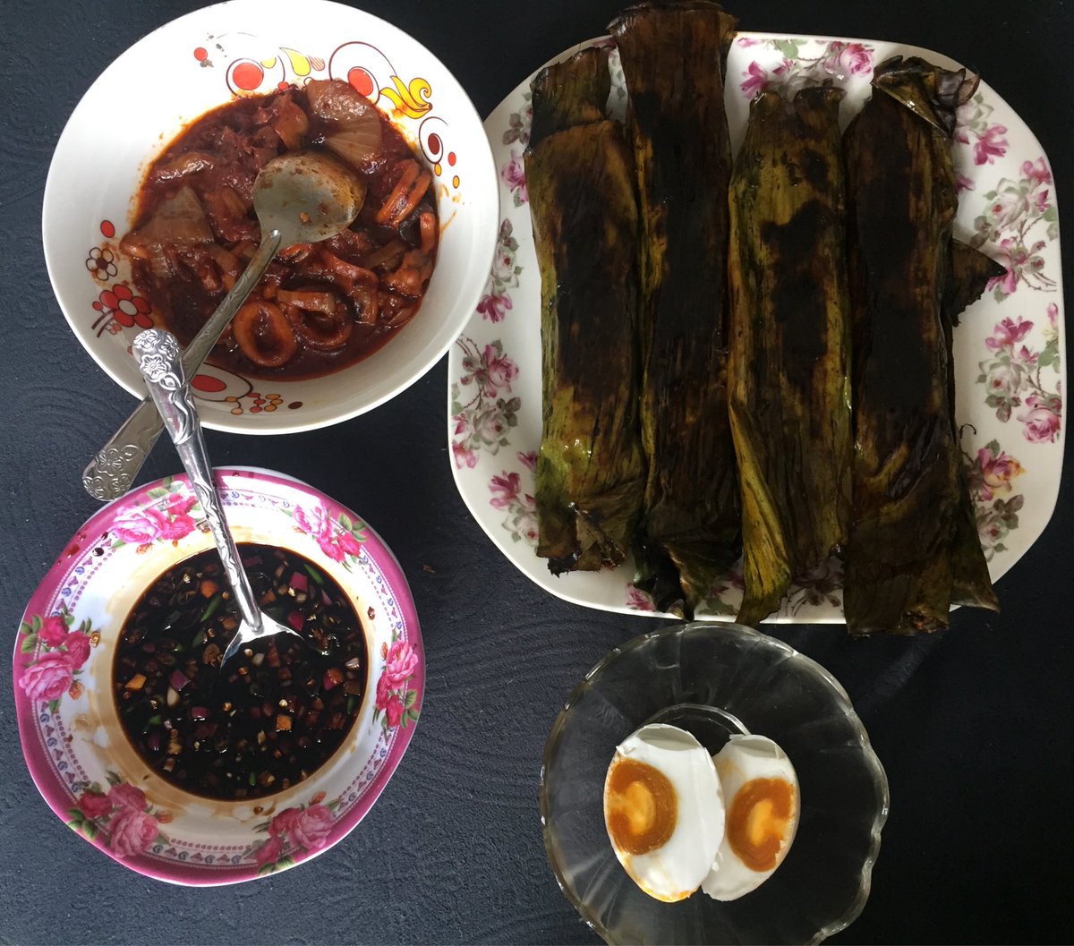 Lavender_2116's tweet image. Baru dpt nk lunch . Tp xcomplete . Sayur dah habis🤦🏻‍♀️#IkanKembungBakar #SambalSotong #TelurMasin