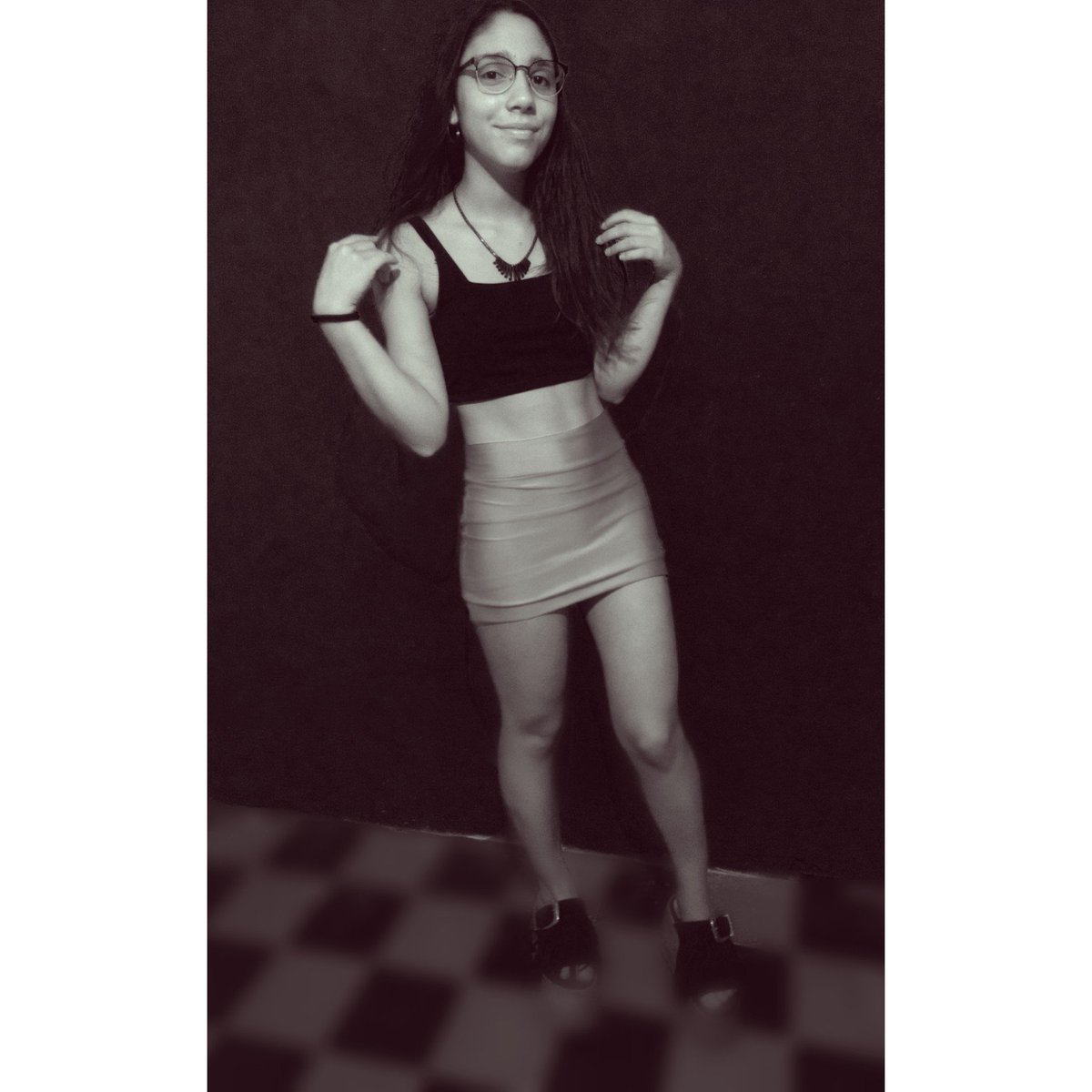 iamEnsha's tweet photo. #SelfieForGF
yo también quería we @GonzaaFonseca https://t.co/SFFeVAH8oa