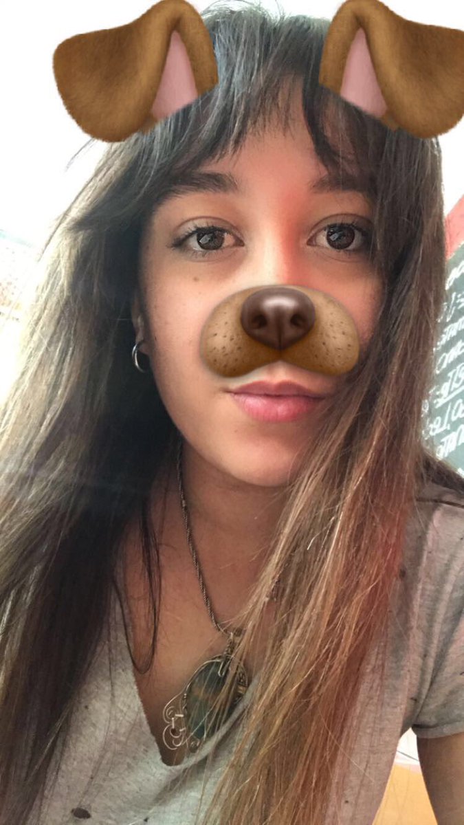 OrianaBossio's tweet photo. @GonzaaFonseca acá van tres con mis filtros favoritos de snap #SelfieForGF https://t.co/Q88QoK8Rh5