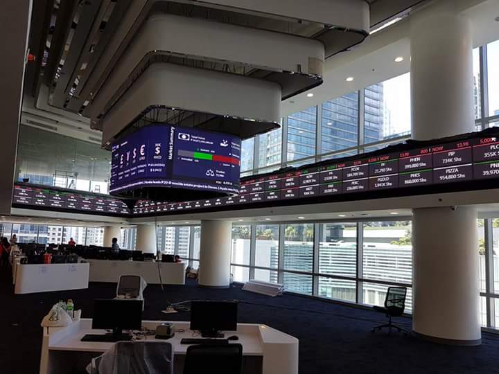 dumidyeypee's tweet photo. First look at the new PSE Trading Floor. Everyone is busy despite of the holiday and works on progress for Monday.
I must say, it is very NYSE! Credits to Mr. John Garcia
#PSEBGC https://t.co/Wrg0WfPacG