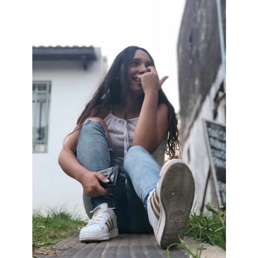 iamEnsha's tweet photo. #SelfieForGF
yo también quería we @GonzaaFonseca https://t.co/SFFeVAH8oa