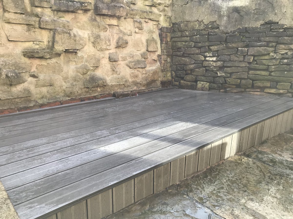 JWjoinery1's tweet photo. Baltic outside but a nice little bit of composite decking done https://t.co/fc1TdsUm2m