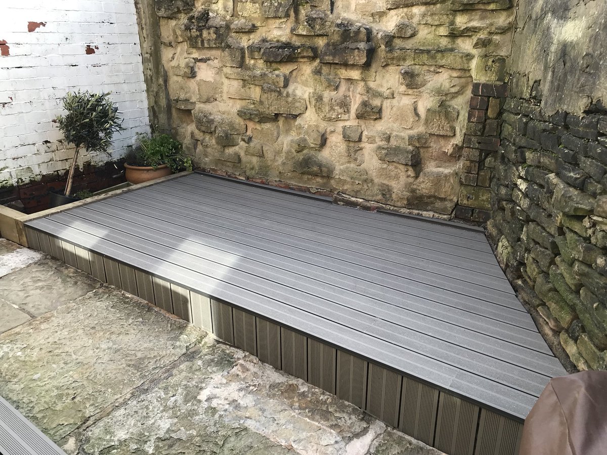JWjoinery1's tweet photo. Baltic outside but a nice little bit of composite decking done https://t.co/fc1TdsUm2m