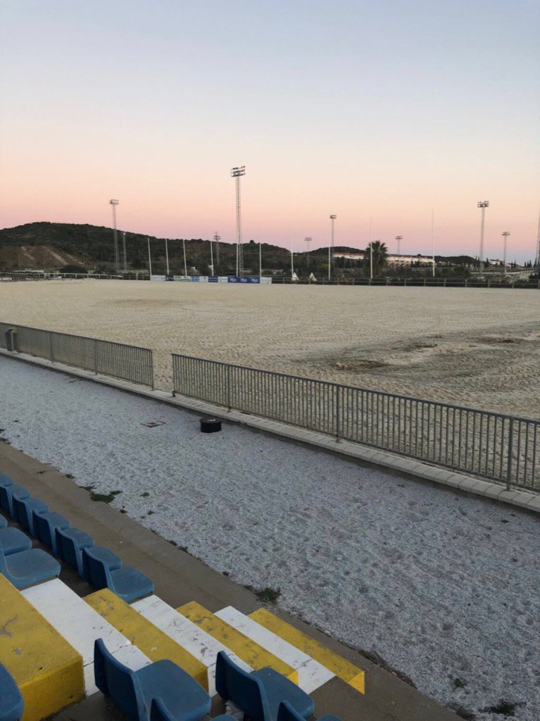 JosMiguelAcaci2's tweet photo. NO DEJEMOS QUE MUERA EL HIPODROMO DE MIJAS, AÚN SE LE PUEDE SALVAR ,NO NOS QUEDEMOS QUIETOS , POR FAVOR RETWITEAR https://t.co/fBLZTPjcwj