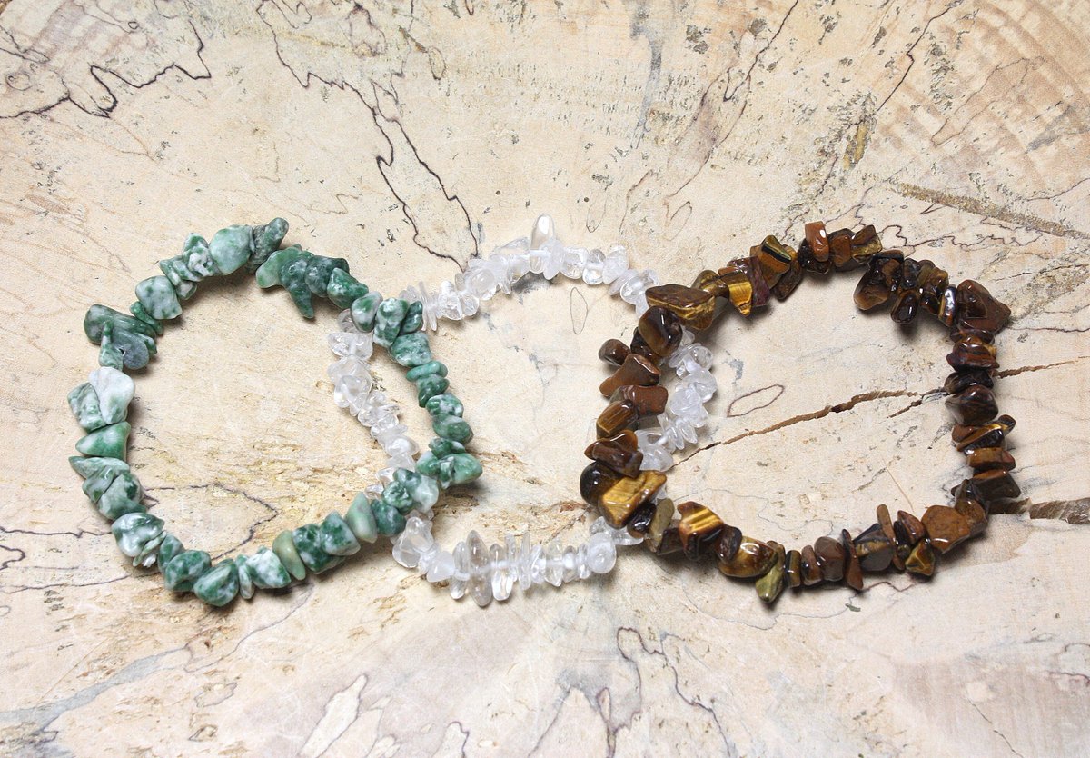 terrysullivan41's tweet photo. £2.50 to £6.00 Excited to share the latest addition to my #etsy shop: Crystal Chip Bracelets Elasticated Quartz ~ Tigers Eye ~ Snake Dragon Jade ~ Healing ~ Money ~ Protection https://t.co/rJVHzHnxRw #everythingelse #religious #pagan #newage #magiccharm #wicca https://t.co/Iku92vPvvH