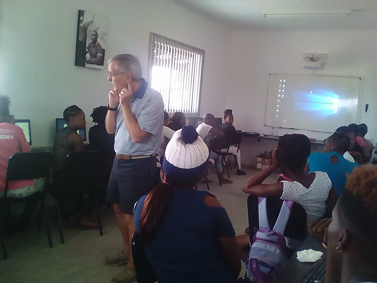 MokoenaMemory's tweet photo. #WonderFilledLearning @HuntDLC1 #BYA students having workshop with Charlie about Personal Financial Management  @yingisanikhoza @b12mashaba https://t.co/Lki1hATVro