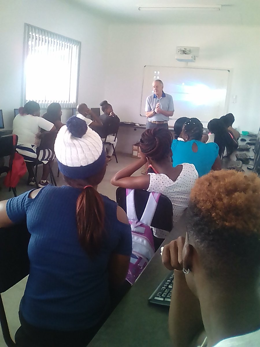 MokoenaMemory's tweet photo. #WonderFilledLearning @HuntDLC1 #BYA students having workshop with Charlie about Personal Financial Management  @yingisanikhoza @b12mashaba https://t.co/Lki1hATVro