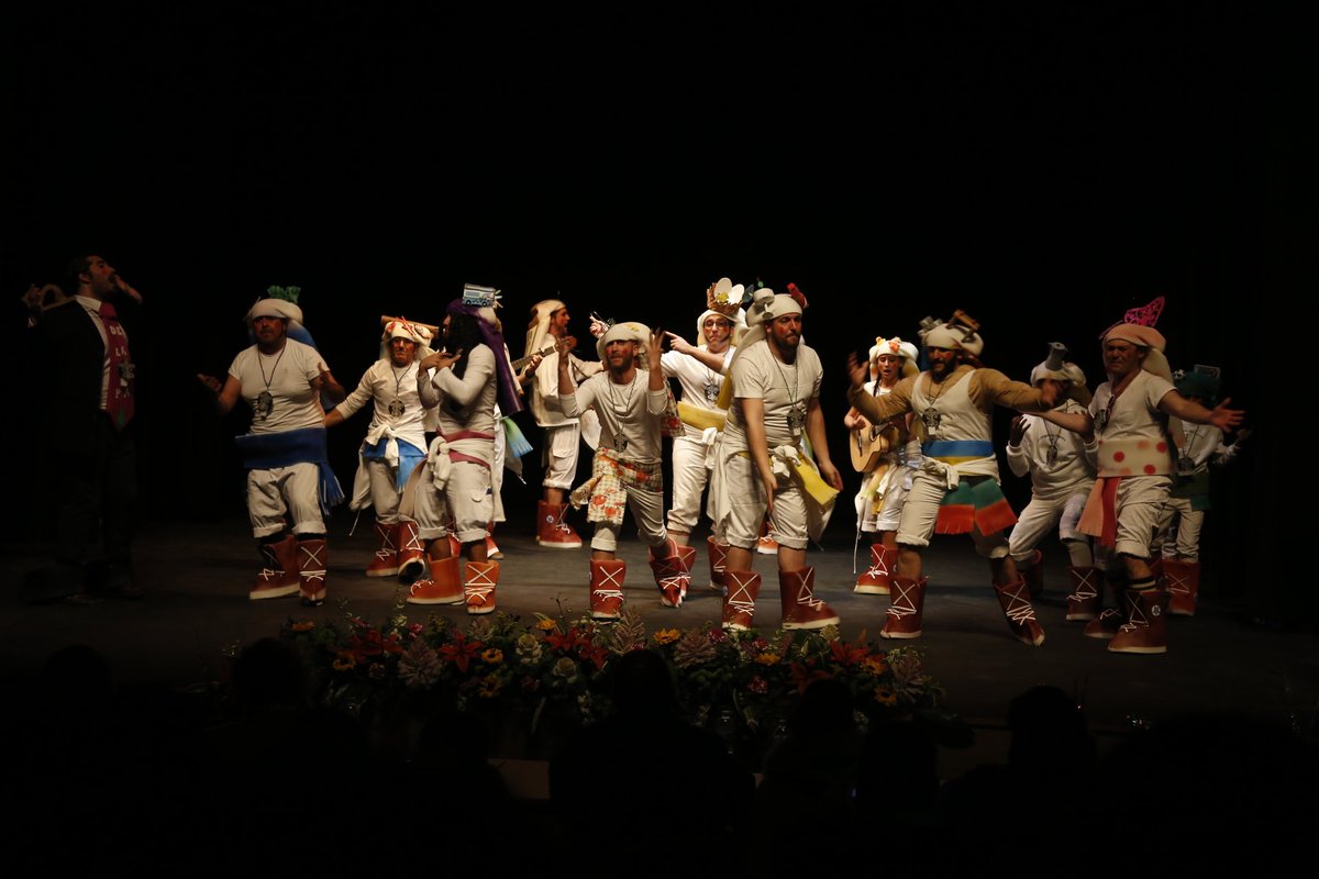 Y pasan a la final del Concurso dd Agrupaciones del #CarnavalMairena18: 
Lo que nos faltaba
El genio
Felices a las 4
El oro negro
Descanso
Nos vamos a correr
Las irrepetibles
De la cruz pa abajo
Los cazagigantes
Hoy, desde las 20:30 en el Teatro #Carnaval #SomosCultura