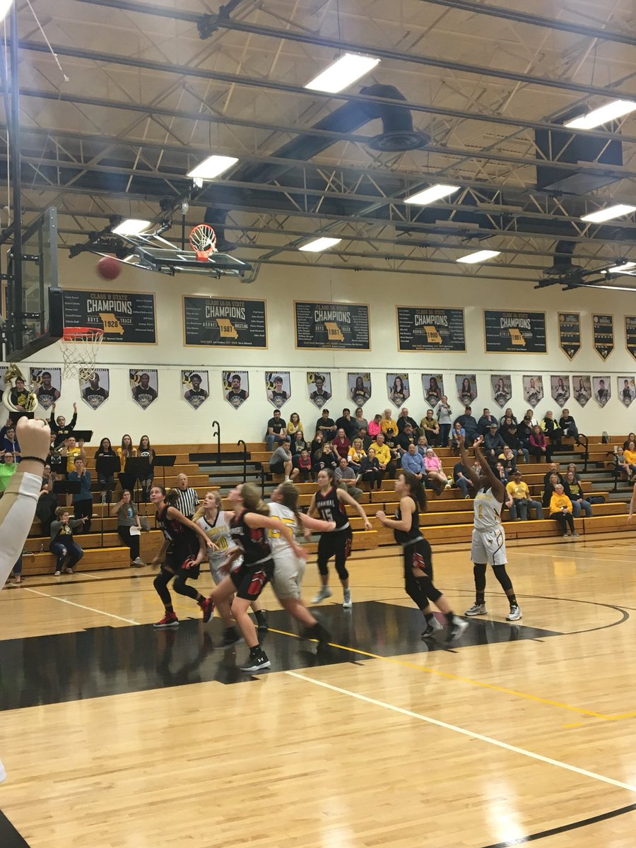 FHSHornets's tweet image. That’s a WIN for Varsity Lady Hornets against Hannibal Lady Pirates 52-46 @FPSHornets @FPSActivities #Fultonproud