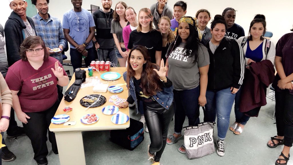 Meet my French club at le cercle 🎉 Le Cercle Français à Texas State University 
.
.
.
#frenchstudents #francaise #txst #modernlanguages #foreignlanguage #clubactivity