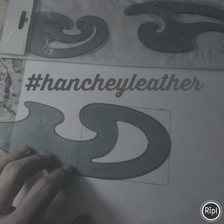 hleathergoods7's tweet image. Some invaluable tools I learned about in high school art class, the French curve set #grinding #alwaysworking #leatherpatterns #hancheyleather   
via ripl.com