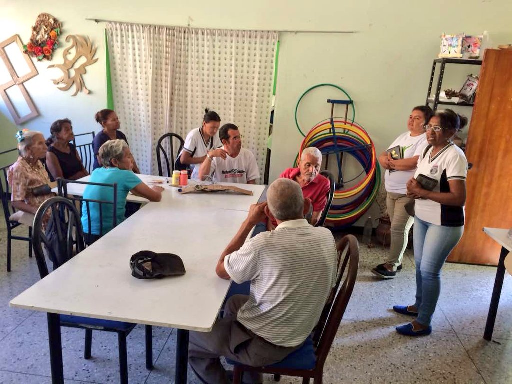 amilcarciber's tweet photo. #Iglesia 🏫#ImpactoDeFe Visitaron A Nuestros Adultos 👴👴👴 Y Adultas 👵👵👵Mayores En El Salón De #Laborterapia Compartieron Con Ellos Oraciónes 🙇Y La Palabra De Dios, 👏Nuestros Árboles Del Saber Se Sintieron Muy Felices Con Tan Grata Compañía 😃 @salainass @magallyvina https://t.co/A7xTDyE5UW