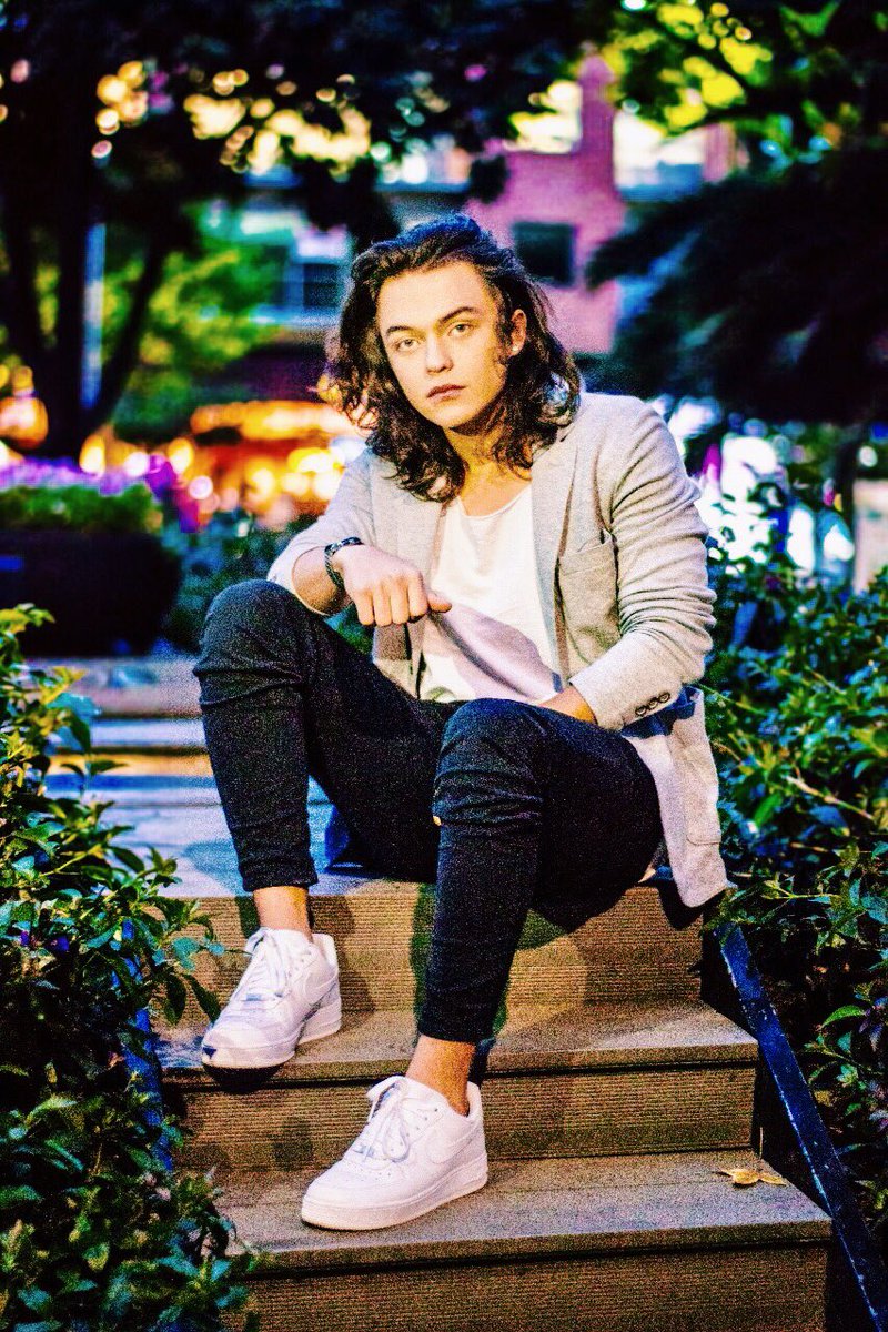 Sebasmusic2's tweet photo. Hola💜 https://t.co/rkpQ4K6HPD