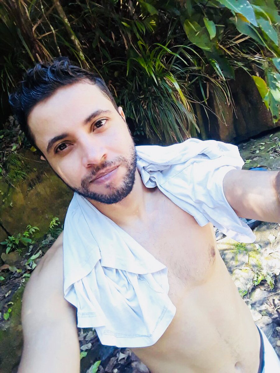 “Acho que preciso é de um banho de cachoeira....ficar longe da guerra e do computador 🎼🤨✌🏼“Tribo.P