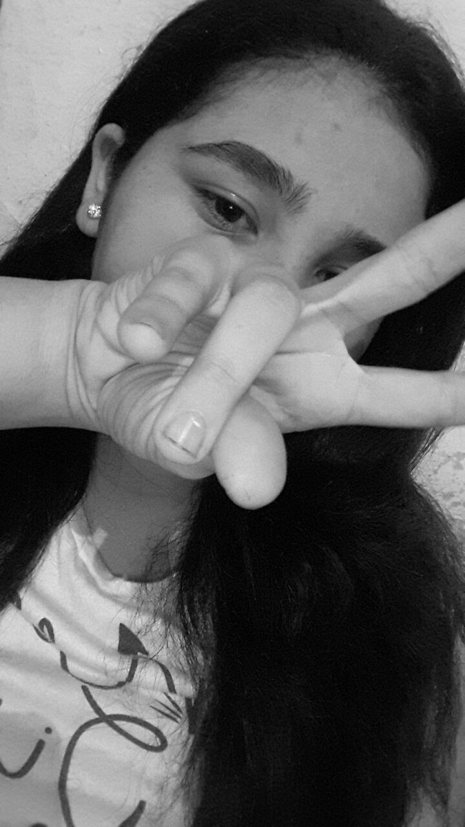 homeutown's tweet photo. cosa fea, cosa horrible, cosa mal hecha #SelfieForGF https://t.co/gHGHjtNhux