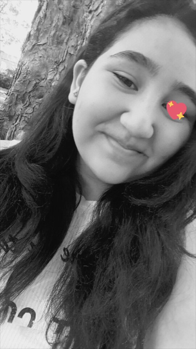 homeutown's tweet photo. cosa fea, cosa horrible, cosa mal hecha #SelfieForGF https://t.co/gHGHjtNhux