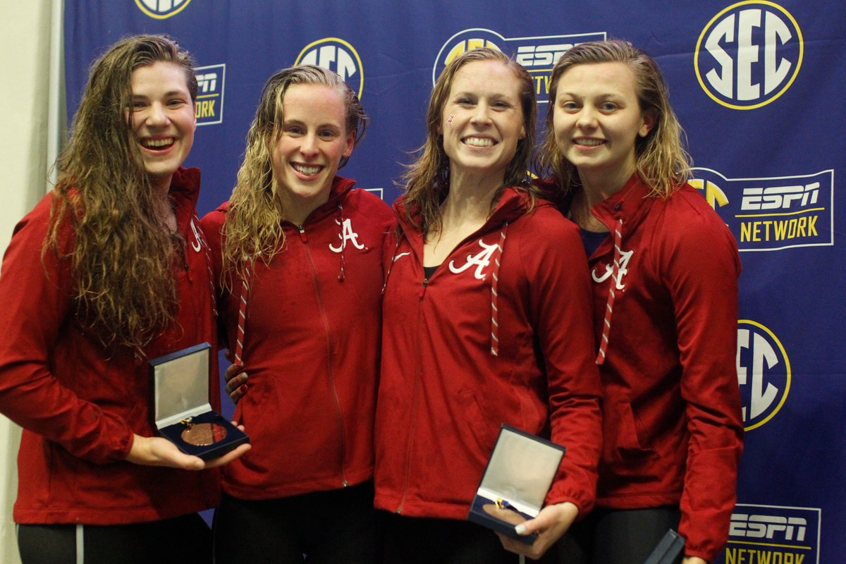 AlabamaSwimDive's tweet photo. .@AlabamaSwimDive women on the podium! The 200 free relay of Flora Molnar, Lindsay Morrow, Bailey Scott &amp; Temarie Tomley took the bronze Thursday night!

#WhereLegendsAreMade #BamaSpeed #RollTide https://t.co/st1hfkcr1e
