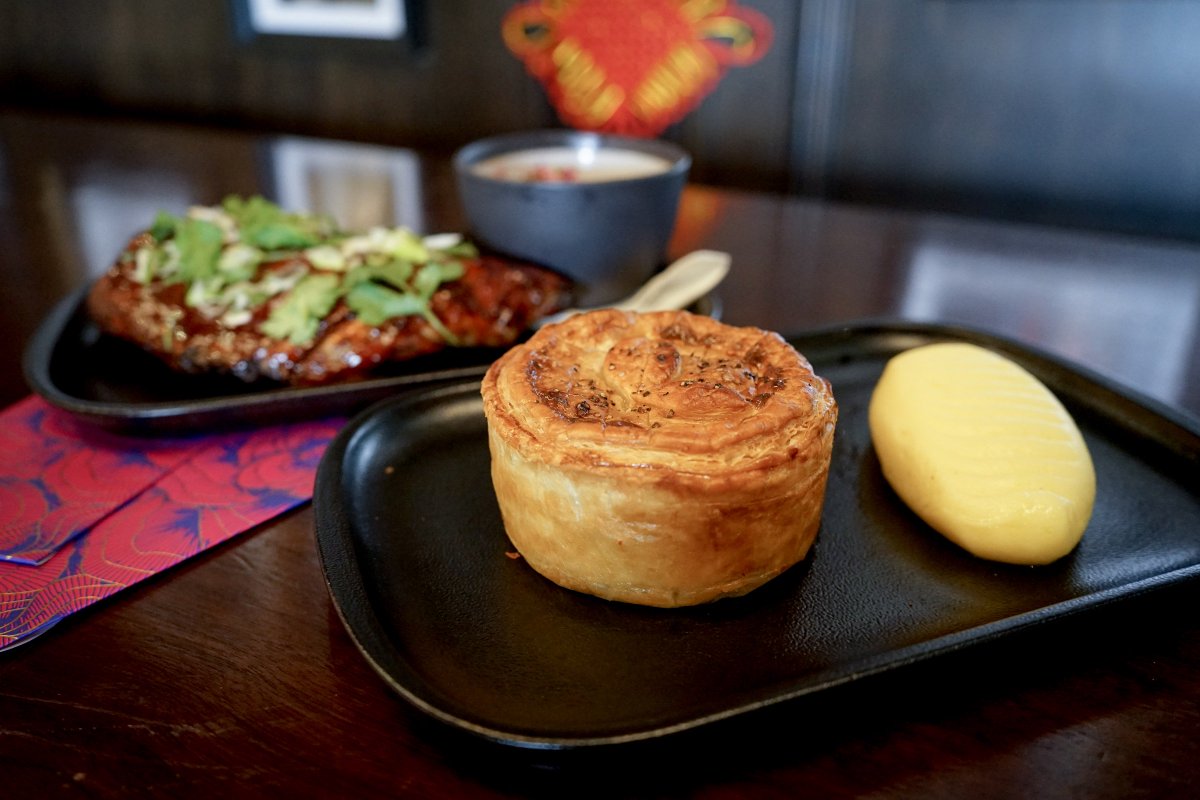 GordonRamsayGRR's tweet photo. Sharing specials looking ever so tempting over at @LondonHouseHK @DiningConcepts_ to celebrate the Year of the Dog's arrival! #ChineseNewYear #CNY https://t.co/649Hcptg51
