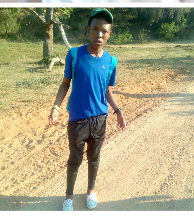 Busiswa78489633's tweet photo. He is so amazing  he don't have a pride he is so generous https://t.co/IHrmBkvgxc