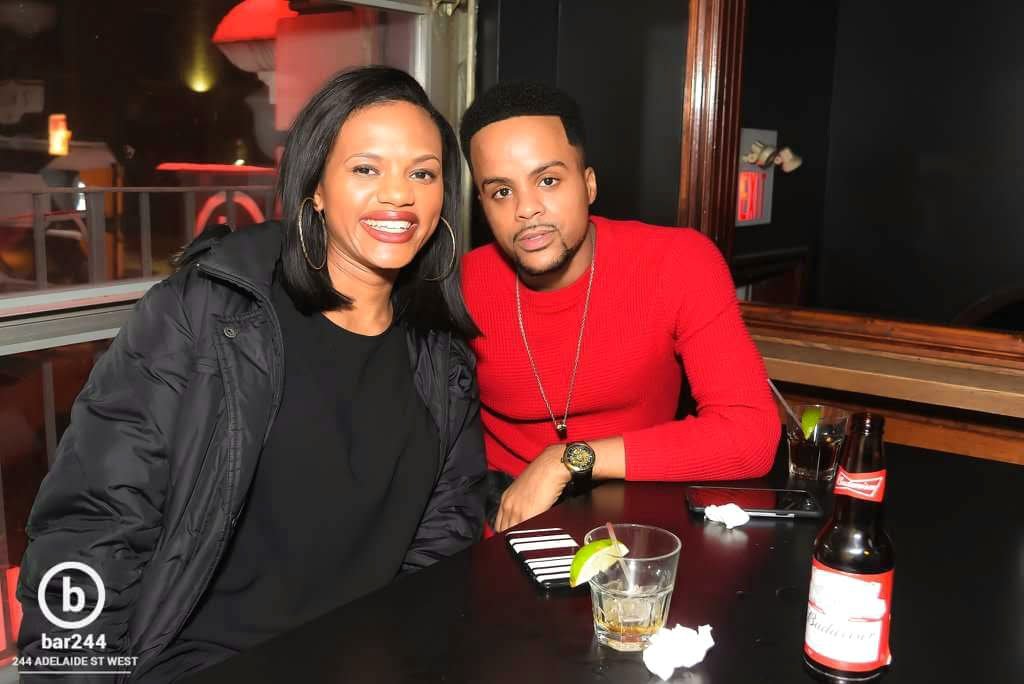 Devydev09's tweet photo. Of course they needed a snap of these fly ass #Americans πΊπΈ lol π
@ThankfulTay! #Bar244! π¨π¦ https://t.co/HXcIVGQRW7