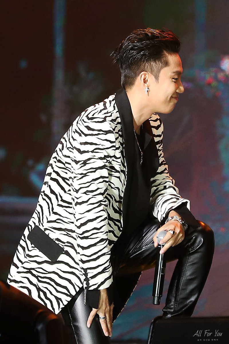 1KN_G1's tweet photo. 180214 7th GAONCHART MUSIC AWARDS 2017

이렇게 웃는 당신이 좋아서..

#젝스키스 #SECHSKIES #은지원 #EUNJIWON https://t.co/NAzDXu3H50
