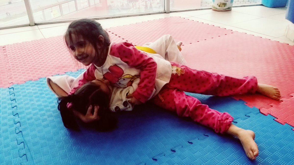 EBastag's tweet photo. JUDOCU BEBEKLERİM 4,5 YAŞINDA SÜMEYYE VE 5 YAŞINDA FATİMANUR #bebek #beşikten #çıktı #ÇocuklarSanaEmanet #ijf #tjf #tiesfed #öğrenmek #istiyorum #SENSEI #babygirl #SportsCenter #ghsim #LifeLessons #judo https://t.co/phyJ7KSxM1