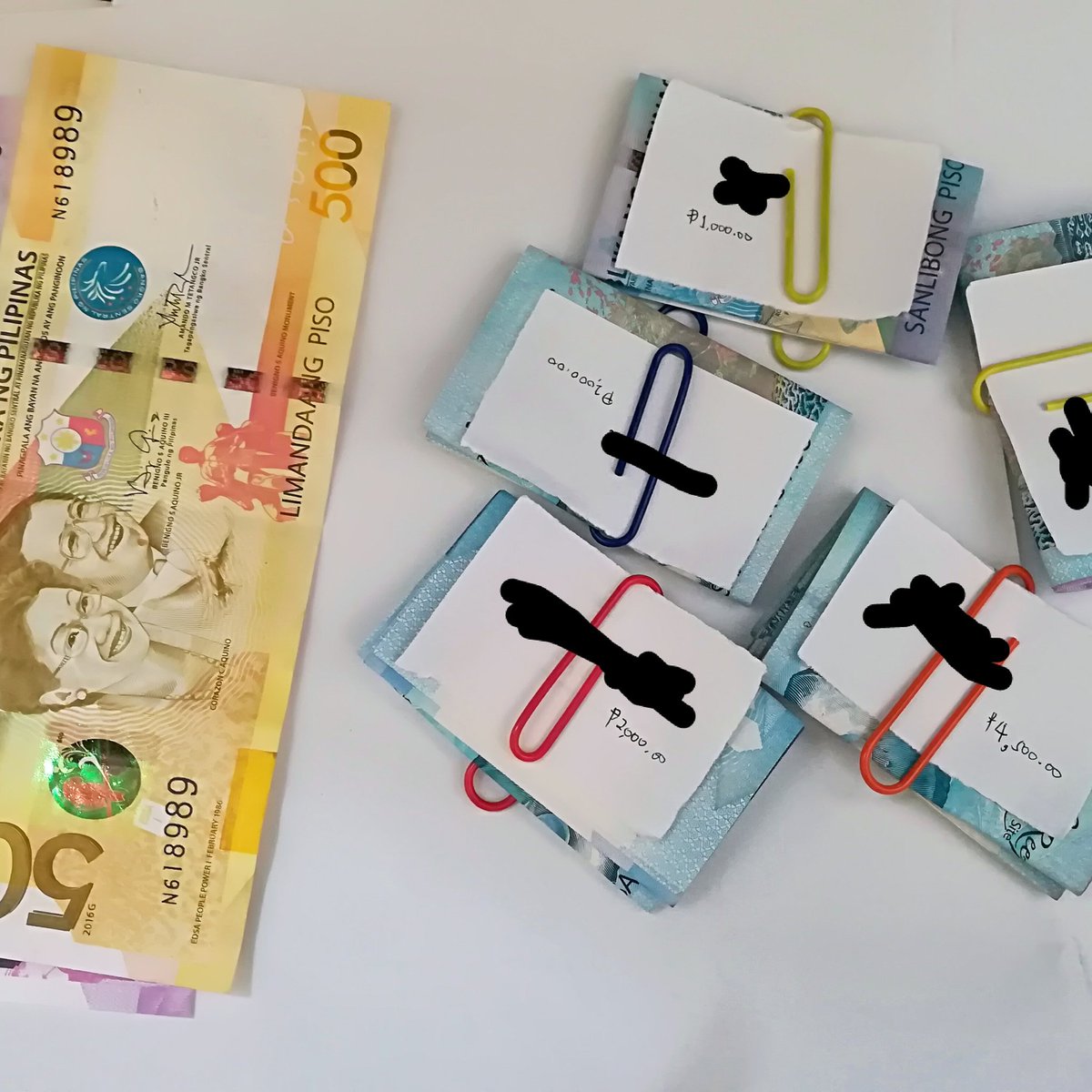 RoxyBe2's tweet image. Pila ka adlaw ug semana tka gipaningkamotan na maako ka pero 1 ka adlaw ra diay ka maakoa 🙁😧😢😅.

#priorityfirst
#laban lang 😊