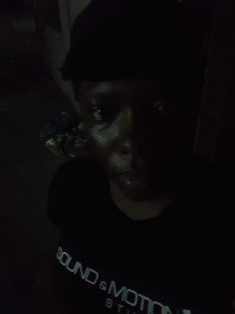 MsJazzyfied's tweet photo. 5:37am..... #SetFie Uno https://t.co/LsAv74uYJc