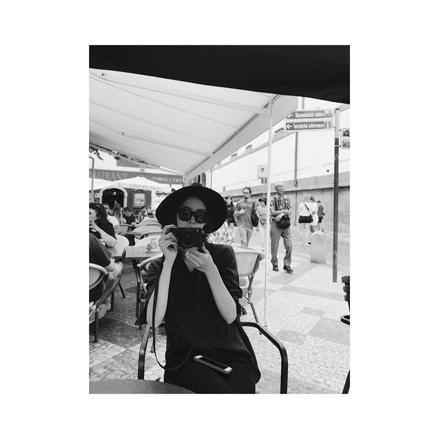 yoongstagrm's tweet photo. [INSTAGRAM CAROUSEL] yoona__lim: #작년 #프라하여행🖤
#명절맞이업뎃 
#융스타그램 https://t.co/YhjSZli8K0 (5P) #yoongstagram https://t.co/1GImJFyd7s