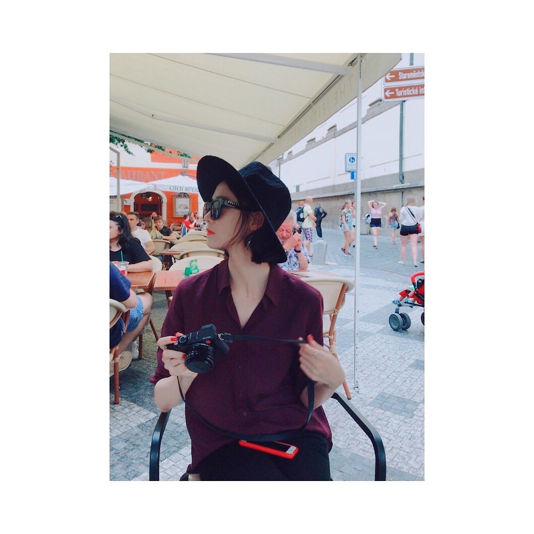 yoongstagrm's tweet photo. [INSTAGRAM CAROUSEL] yoona__lim: #작년 #프라하여행🖤
#명절맞이업뎃 
#융스타그램 https://t.co/YhjSZli8K0 (5P) #yoongstagram https://t.co/1GImJFyd7s