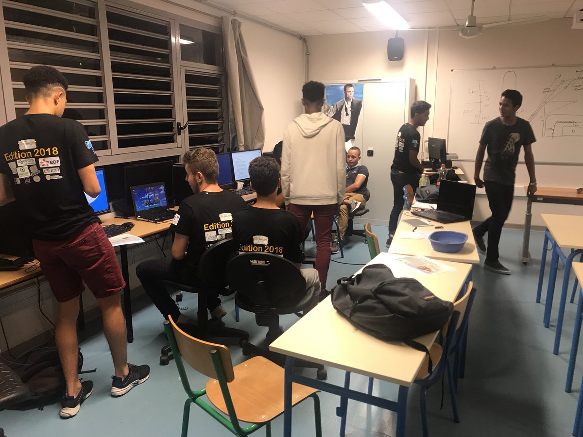 ARDIINEXA's tweet photo. Après presque 24h de travail non-stop, comment s'est passée cette nuit de l'innovation pour nos lycéens et nos collégiens ? @24Hinno974 #24Hinno974 @MiraRamanitra @LyceeLagourgue Découvrez bientôt le rendu de leurs travaux... https://t.co/oYvBg1Ubjv