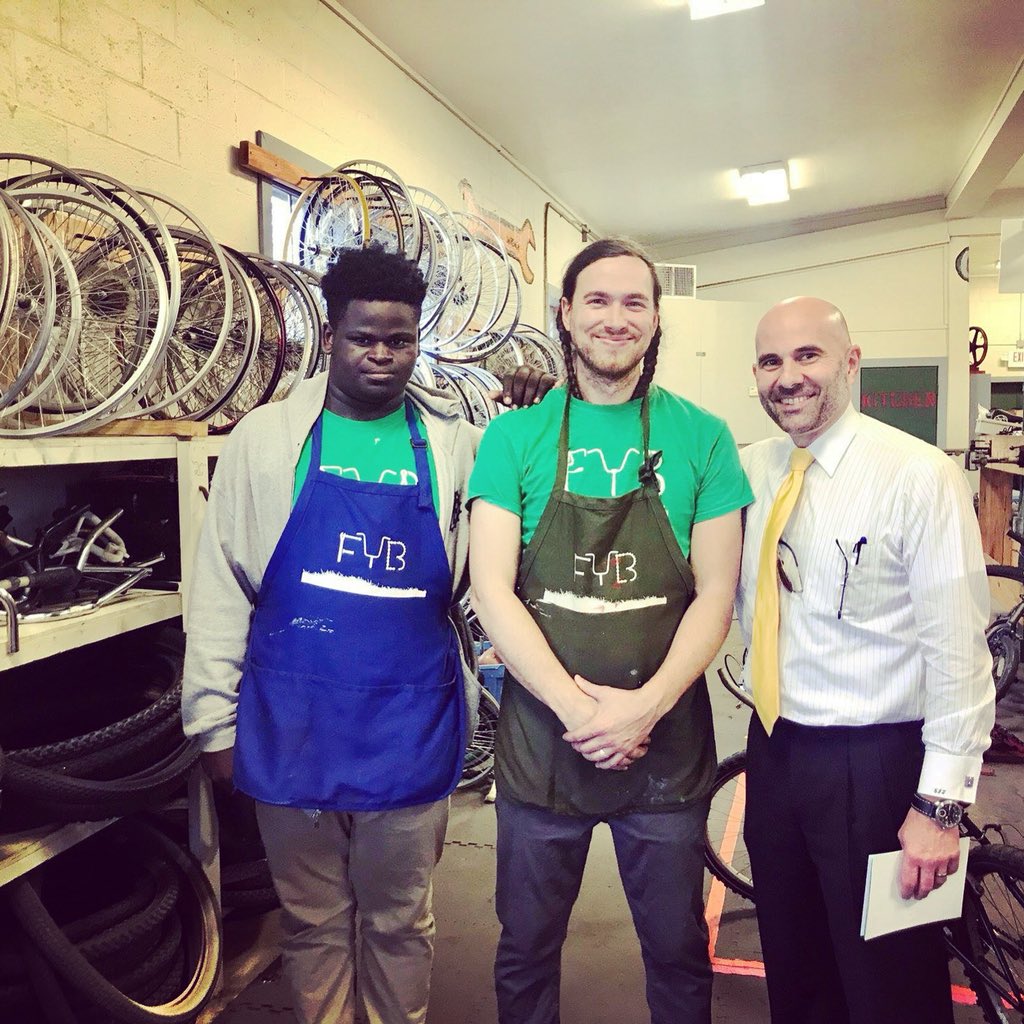 HealthyBR's tweet photo. We love when our partners (Front Yard Bikes and @BRGeneral) come together to make our city a better place. #LiveHealthyBR #TeamworkMakesTheDreamWork #MidCityBR #GeauxRideABike https://t.co/CD85jRjTdk