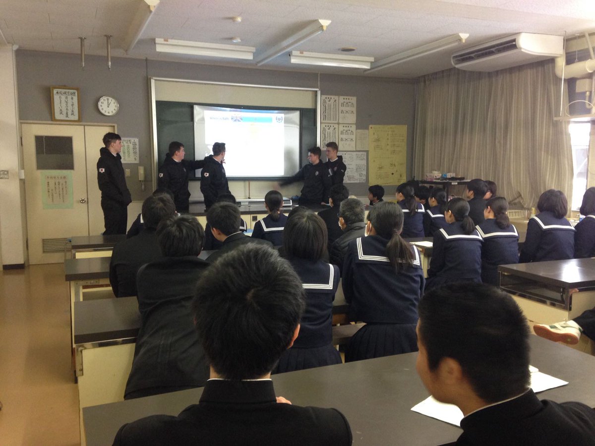 BathRFCJapan18's tweet photo. The lads had a great day with local students from Cyubu Junior High School and Tsurumigaoka High School. From presenting information about Bath to a marshmallow themed challenge whilst forging lasting friendships https://t.co/kpvp9eTEJm