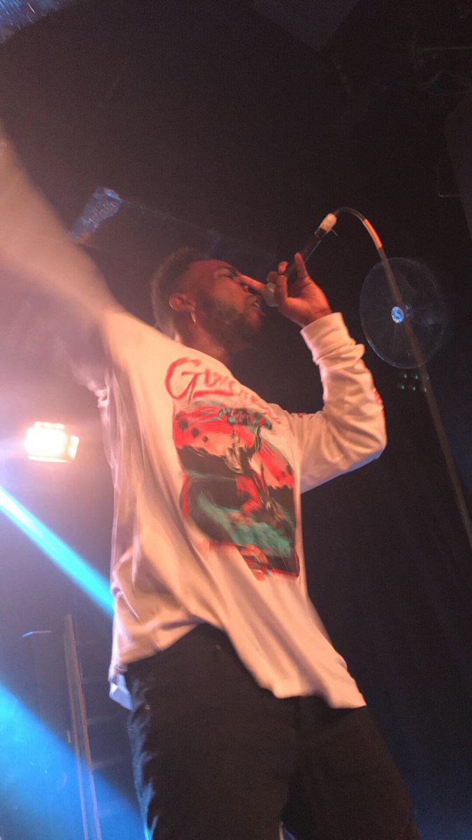 BrianDonahue84's tweet photo. Couldn’t have asked for a better night #FrontCenter #Icons #Inspirational #Weirdnightstour @ImJayWatts @DevvonTerrell @KidQuill https://t.co/RNJQM8KYJs
