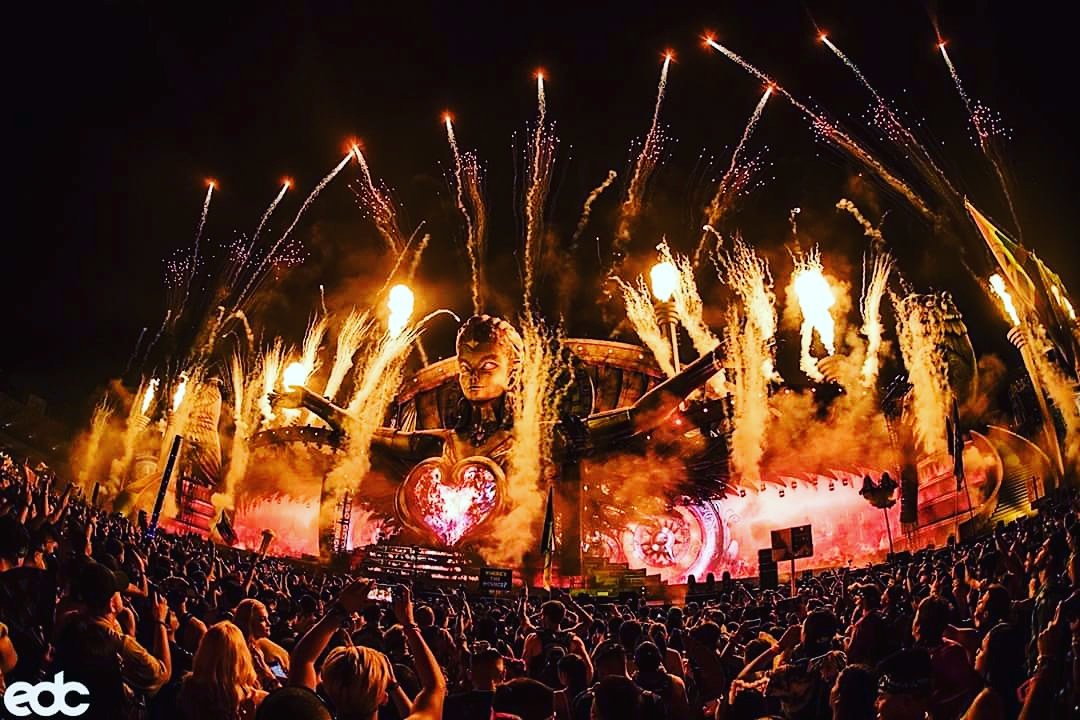 EW_Music_'s tweet photo. Escenario COMPLETO confirmado para @EDC_MEXICO 😎😎😎 https://t.co/hHhSA8E3eu